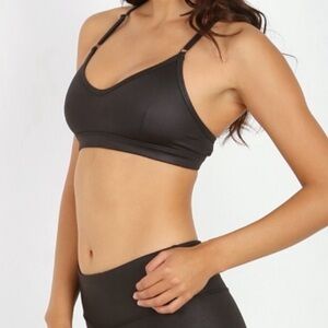 ALO Yoga Westerly Sports Bra - Sleek Black